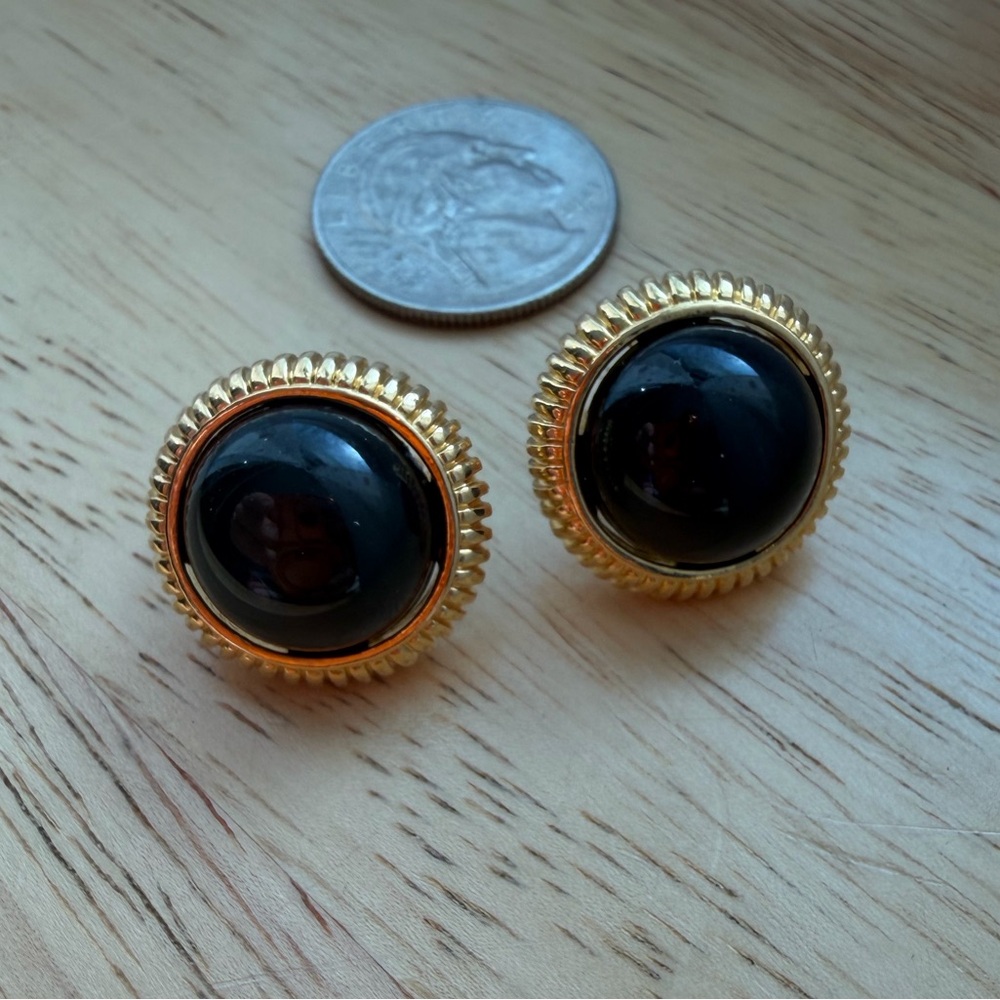 Avon Black and Gold Round Earrings